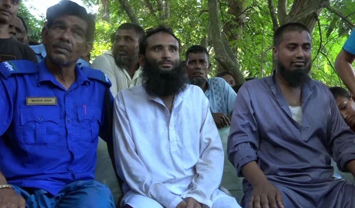 গোপালগঞ্জে অজ্ঞান পার্টির ২ সদস্যকে পুলিশে সোপর্দ