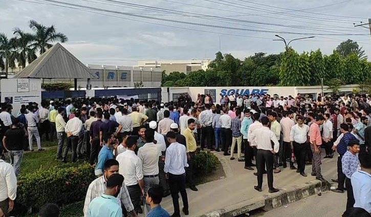 ২১ দফা দাবিতে ঢাকা-টাঙ্গাইল মহাসড়কে বিক্ষোভ