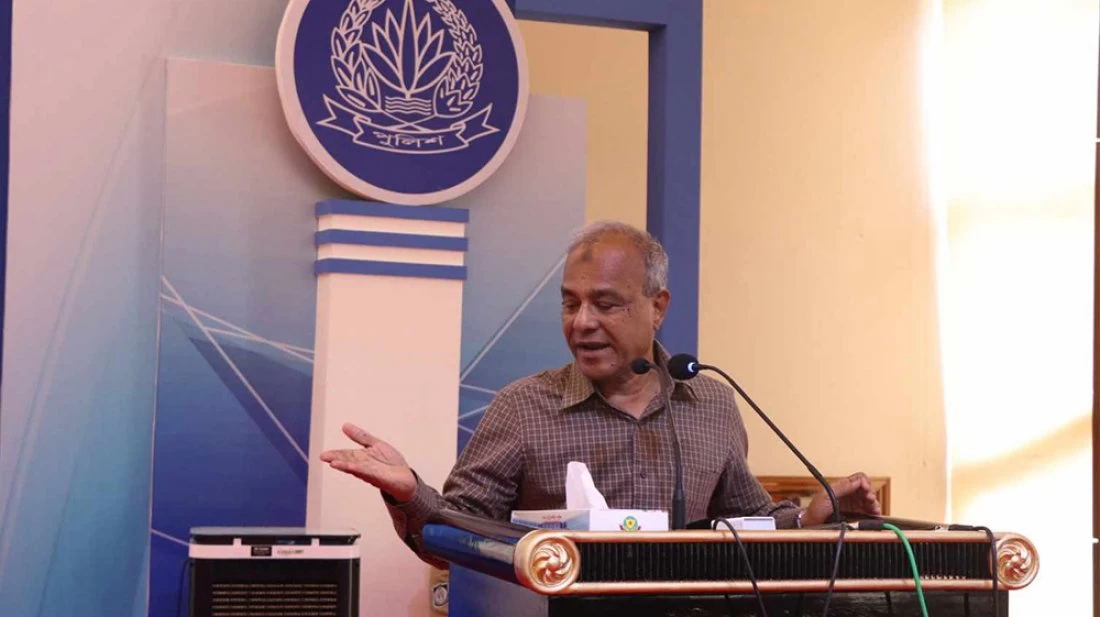 জনবান্ধব পুলিশ হিসেবে নিজেদের গড়ে তোলার তাগিদ স্বরাষ্ট্র উপদেষ্টার