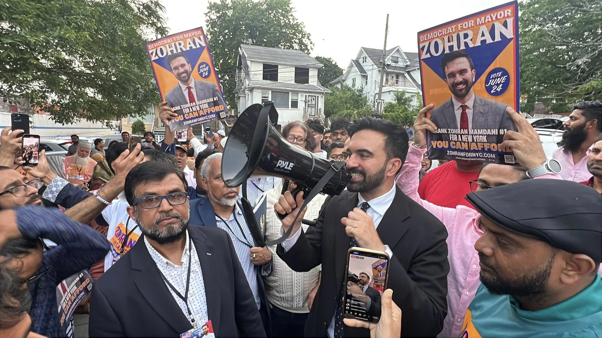 নিউইয়র্ক সিটির মেয়র প্রাইমারিতে ইতিহাস গড়েছেন জোহরান মামদানী