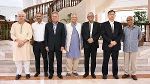শান্তিপূর্ণ নির্বাচনে দৃঢ় ইউনূস, প্রশাসনে রদবদল তার তত্ত্বাবধানে