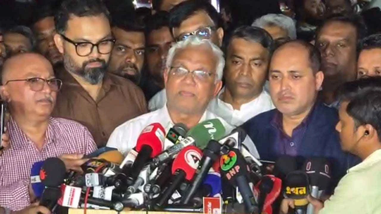 ব্রিফিংয়ে ডা. জাহিদ: খালেদা জিয়ার চিকিৎসা আপাতত এভারকেয়ারেই চলবে