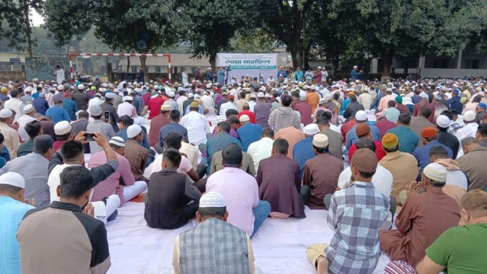 খালেদা জিয়ার রোগমুক্তি কামনায় সারাদেশে বিশেষ দোয়া: চিকিৎসার জন্য লন্ডন যাত্রায় অনিশ্চয়তা
