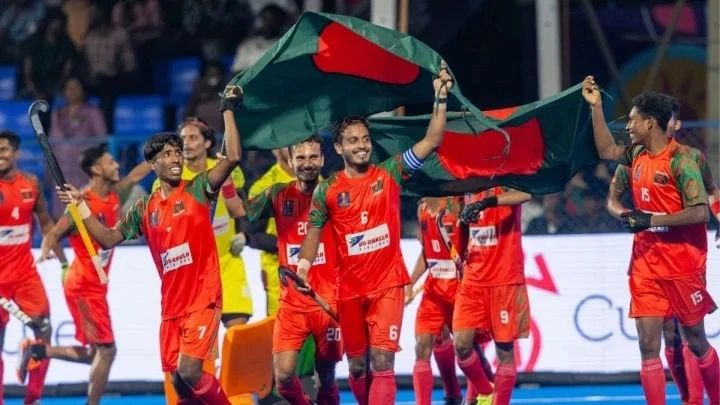 যুব হকিতে ইতিহাস: অস্ট্রিয়াকে গুঁড়িয়ে চ্যালেঞ্জার ট্রফি জিতল বাংলাদেশ