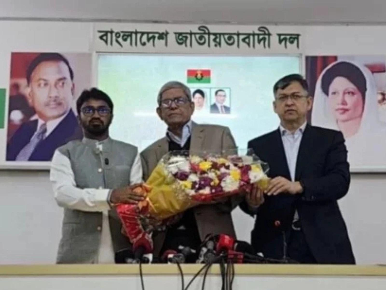 বিএনপিতে যোগ দিলেন রাশেদ খাঁন: লড়বেন ধানের শীষ প্রতীকে