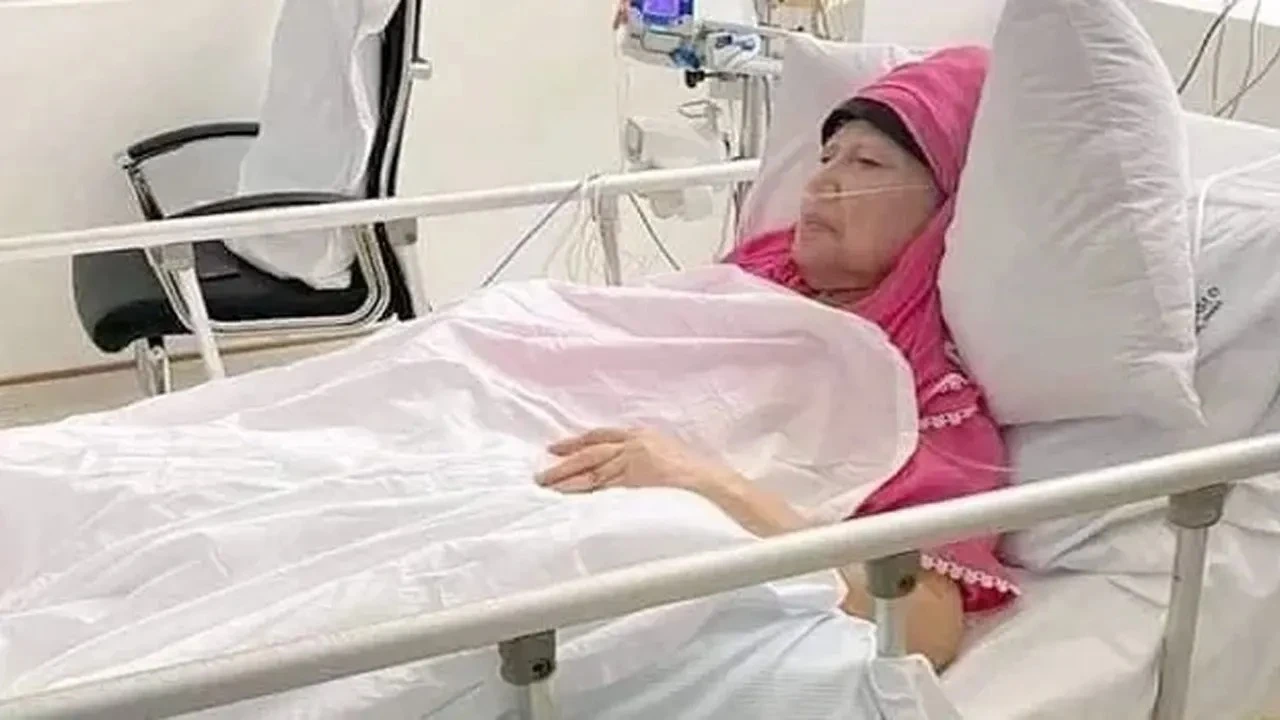 অত্যন্ত সংকটাপন্ন অবস্থায় লাইফ সাপোর্টে খালেদা জিয়া