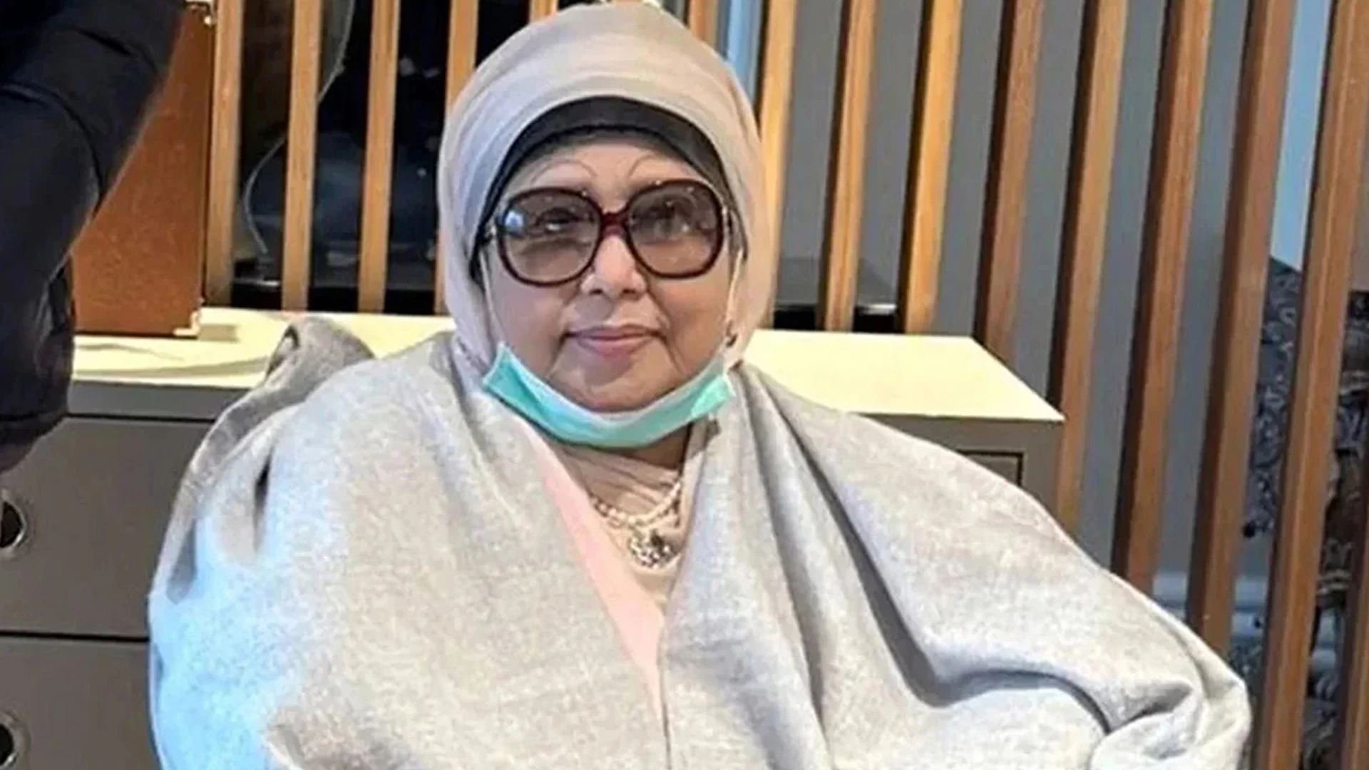 প্রধানমন্ত্রী ও বিএনপি চেয়ারপার্সন বেগম খালেদা জিয়া বিমানে ফিরছেন,সঙ্গে থাকবেন জোবায়দা