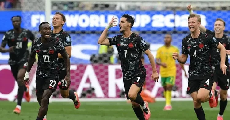 ইতিহাস গড়ে শেষ ষোলোতে কানাডা, বিদায় দক্ষিণ আফ্রিকার